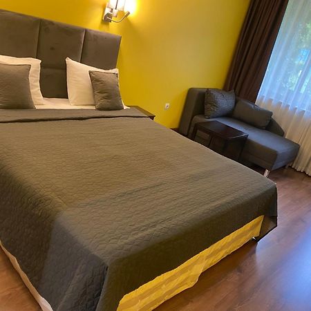 Park Hotel Fairy Cziflik Zewnętrze zdjęcie