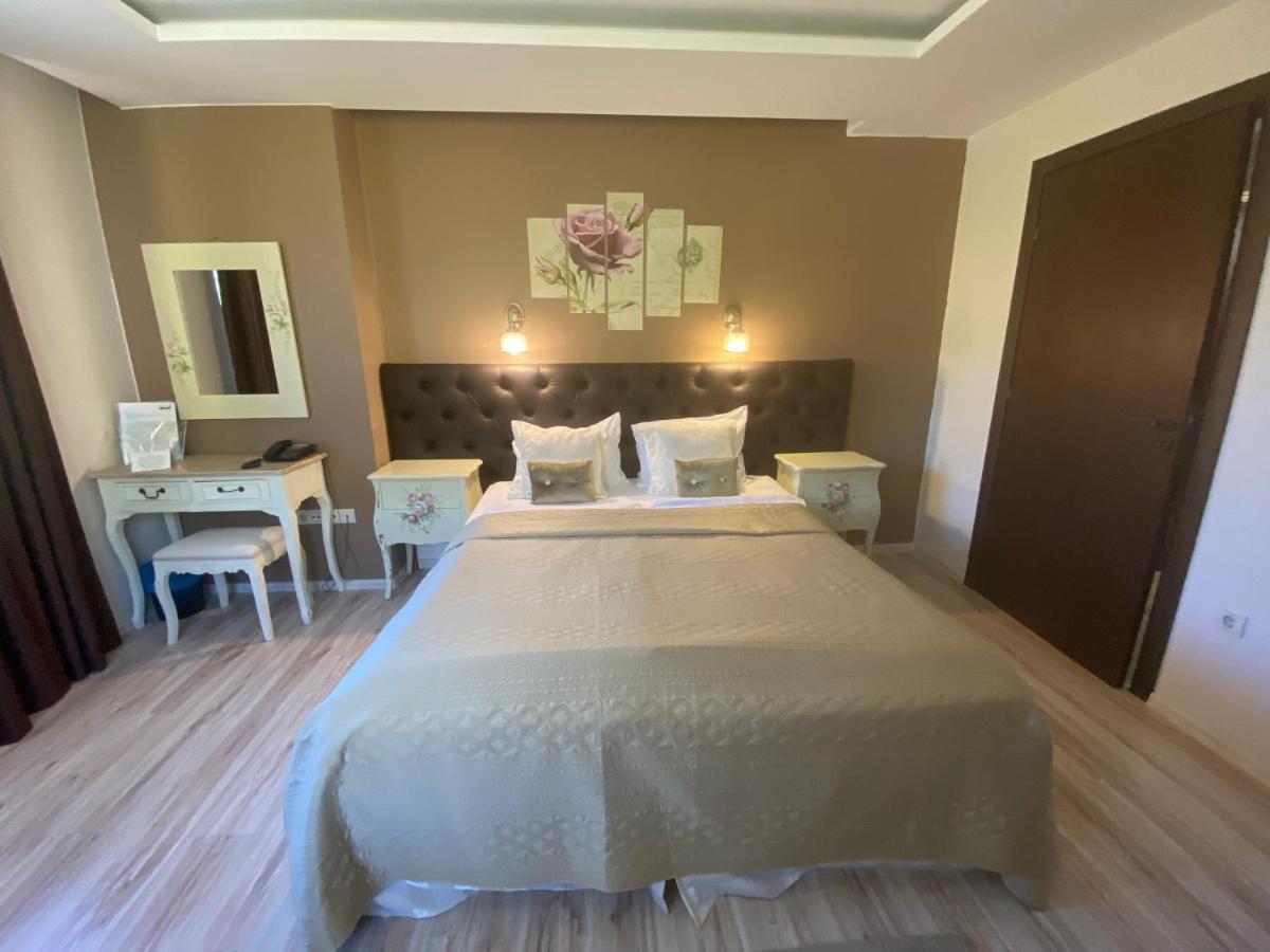 Park Hotel Fairy Cziflik Zewnętrze zdjęcie