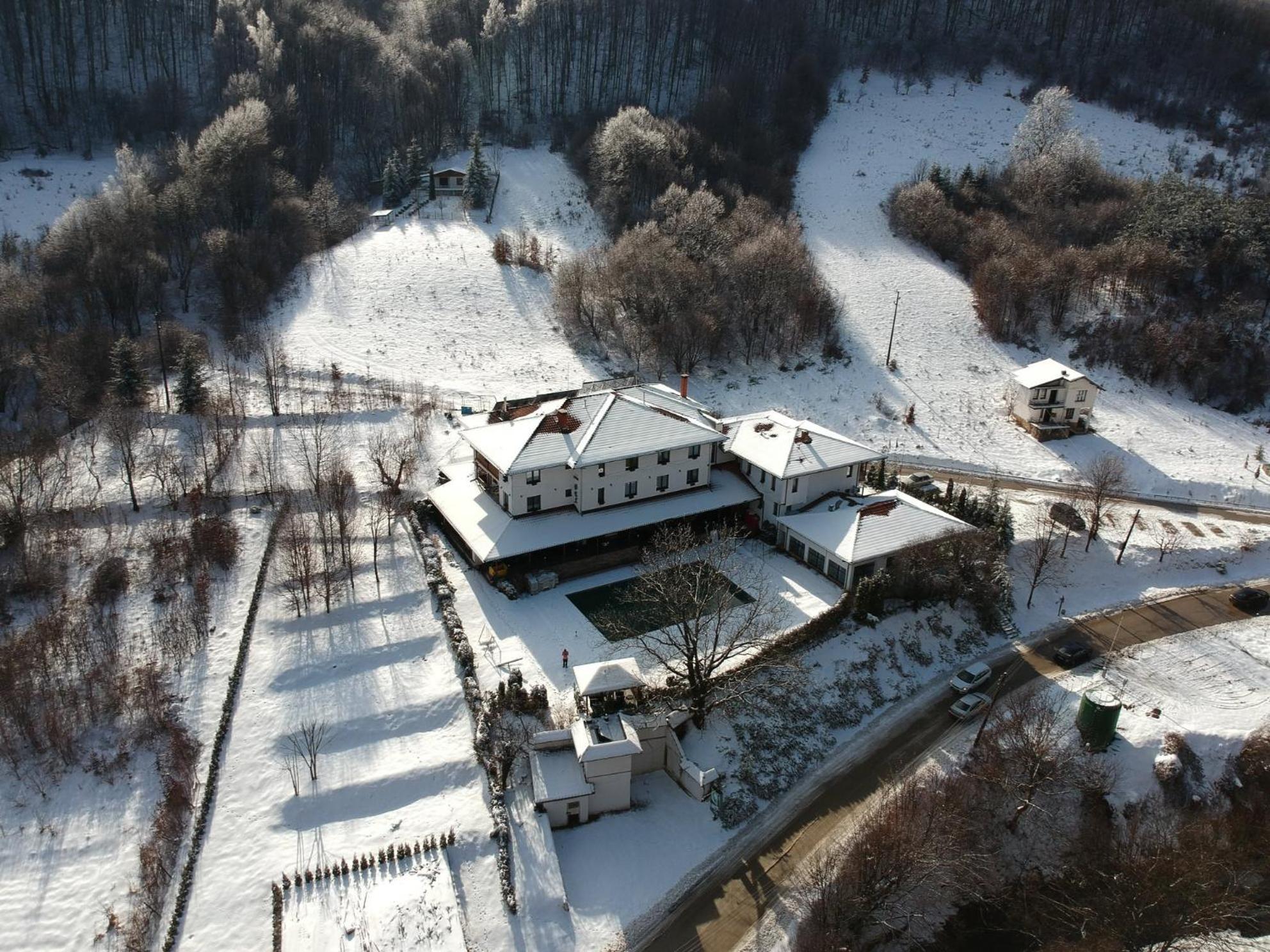 Park Hotel Fairy Cziflik Zewnętrze zdjęcie