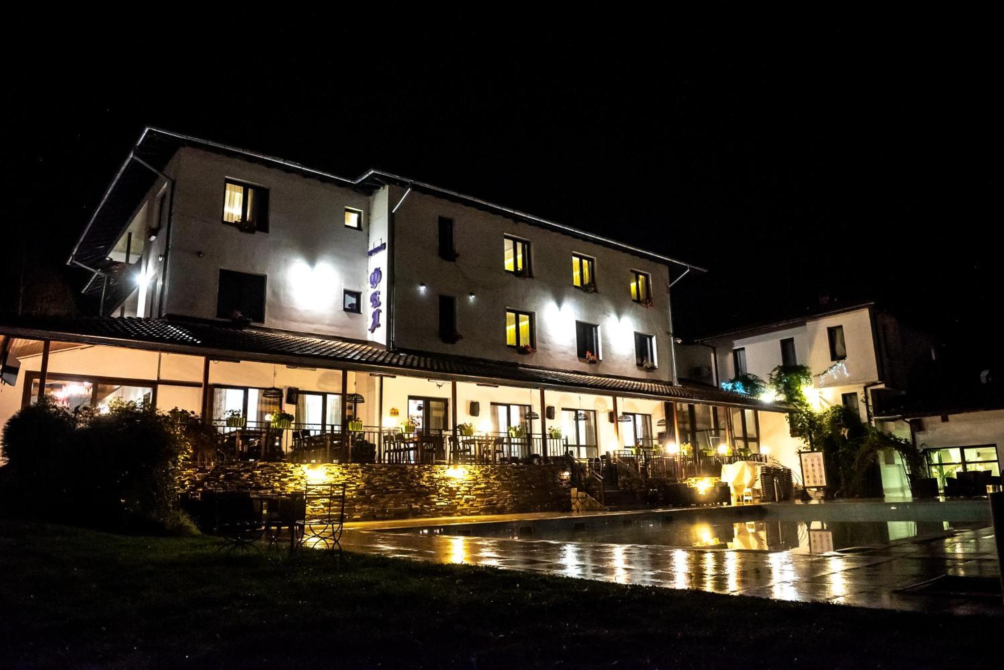 Park Hotel Fairy Cziflik Zewnętrze zdjęcie