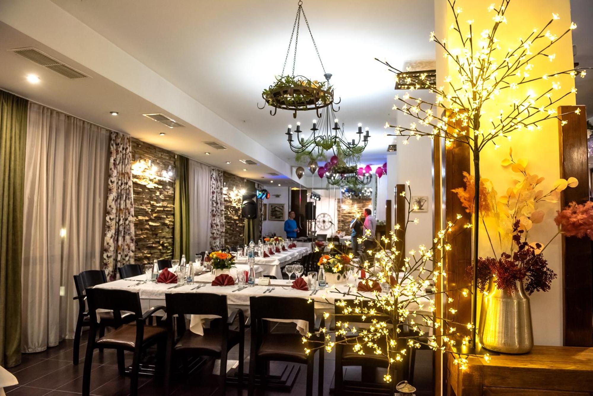 Park Hotel Fairy Cziflik Zewnętrze zdjęcie