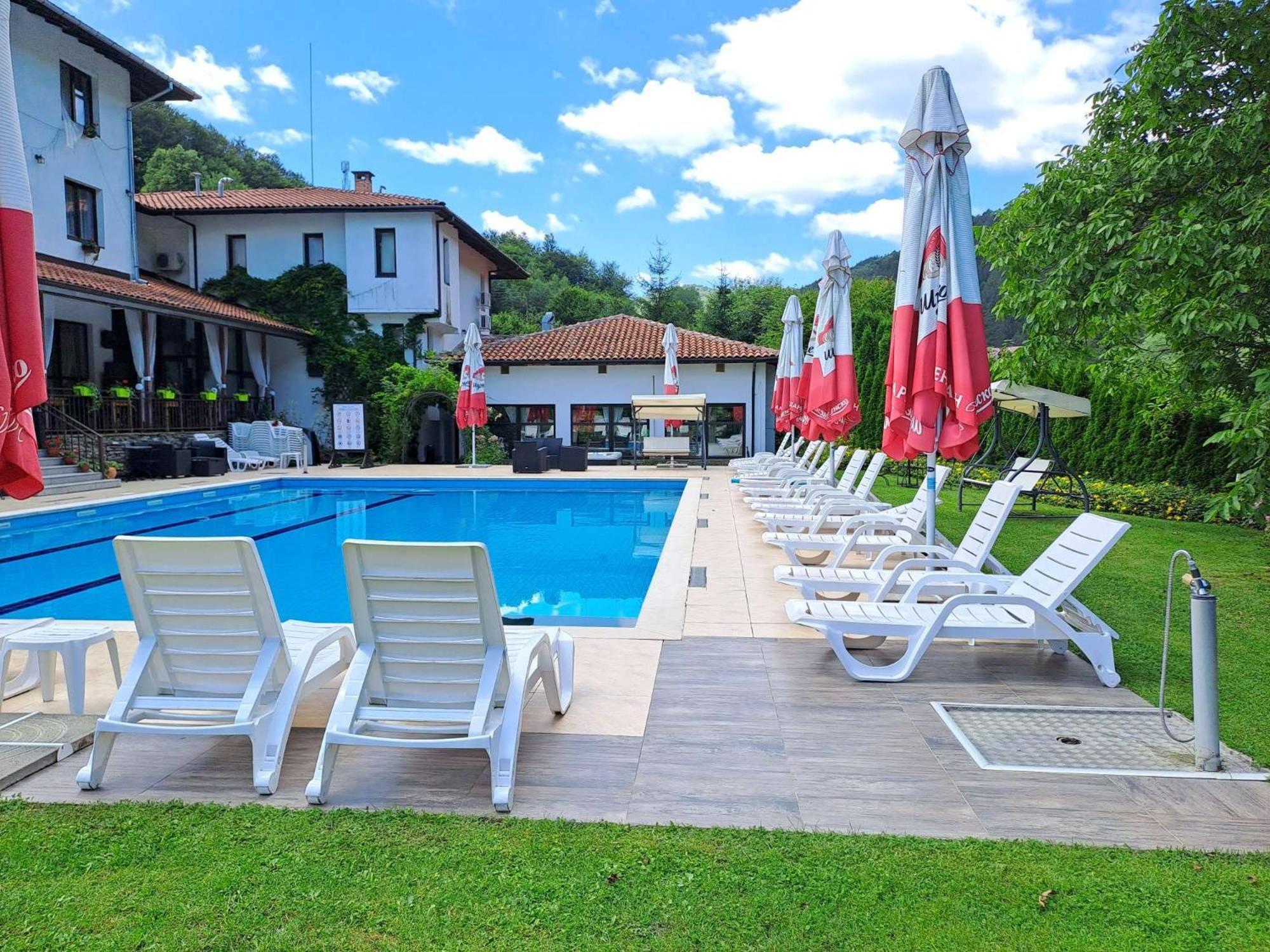 Park Hotel Fairy Cziflik Zewnętrze zdjęcie