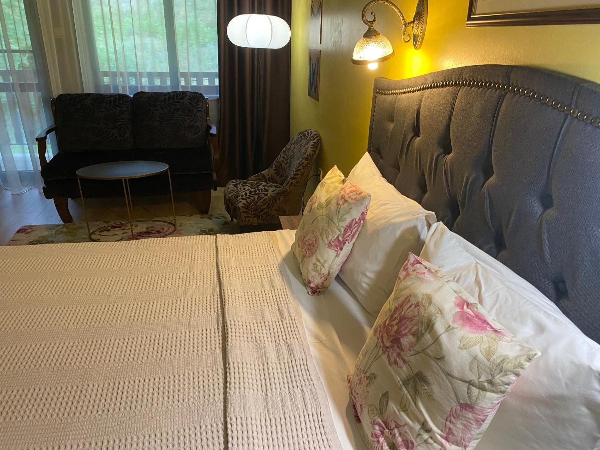Park Hotel Fairy Cziflik Zewnętrze zdjęcie