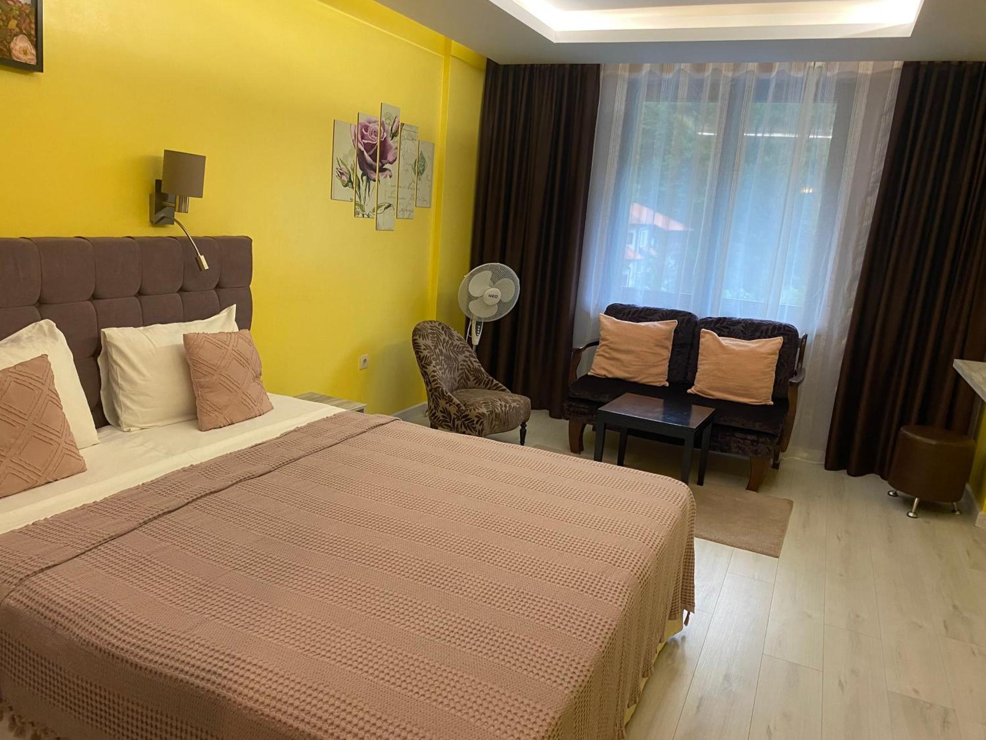 Park Hotel Fairy Cziflik Zewnętrze zdjęcie