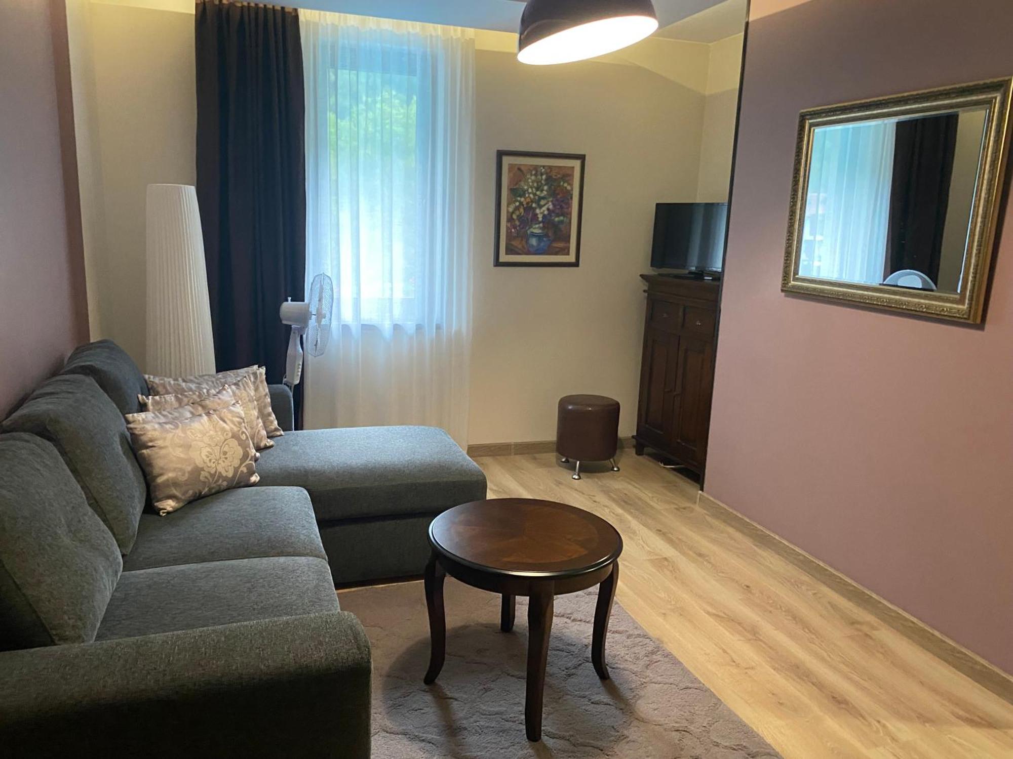 Park Hotel Fairy Cziflik Zewnętrze zdjęcie